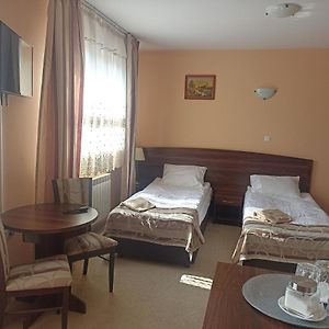 Pokój z łóżkiem queen-size